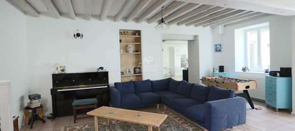 5 bedrooms House in Poissy, France No. 176943 2