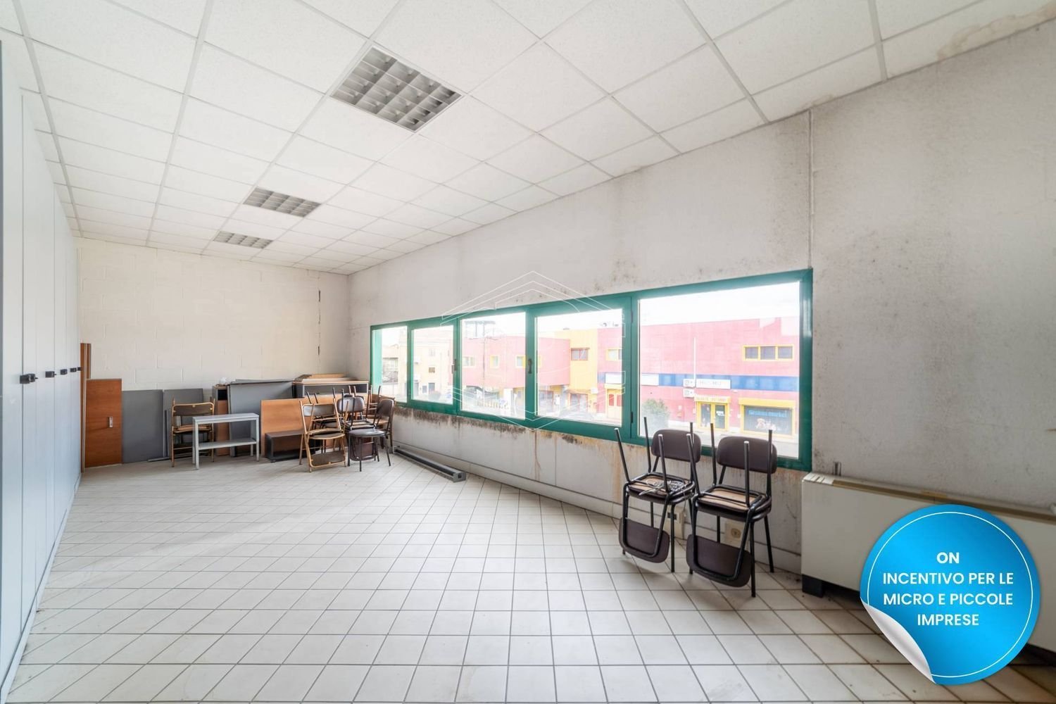 Büro in Vercelli, Italy 93m², Nr. 116280