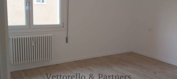3 rooms Apartment in Venice, Italy No. 297116 4