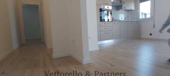 3 rooms Apartment in Venice, Italy No. 297116 3