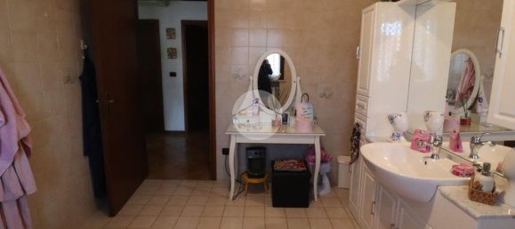 Villa de 3 dormitorios en Mantua, Italy No. 315661 20