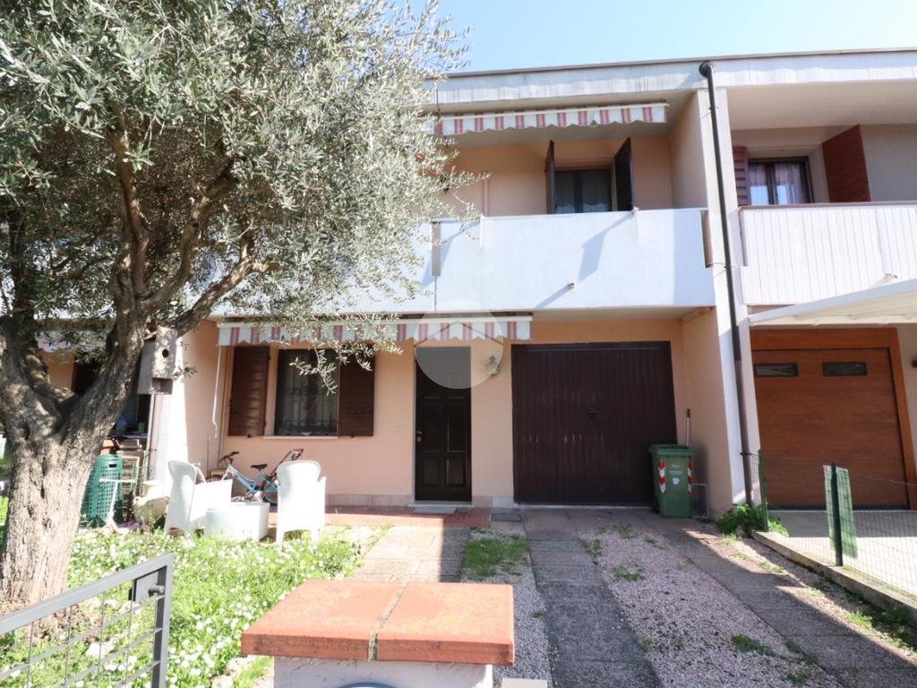 Villa de 3 dormitorios en Mantua, Italy No. 315661