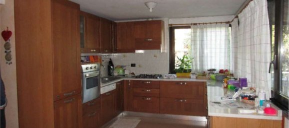 4 bedrooms Apartment in Milan, Italy No. 357798 22