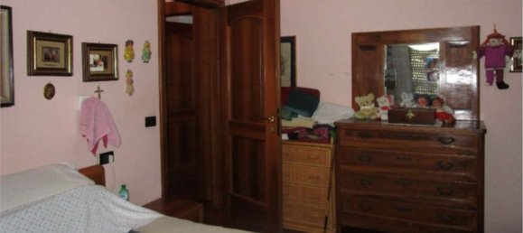 4 bedrooms Apartment in Milan, Italy No. 357798 11