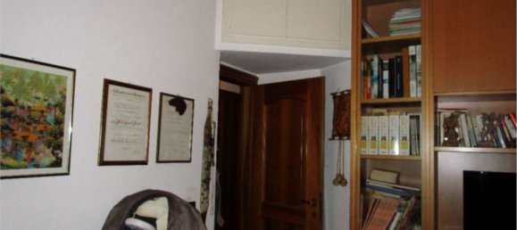 4 bedrooms Apartment in Milan, Italy No. 357798 12