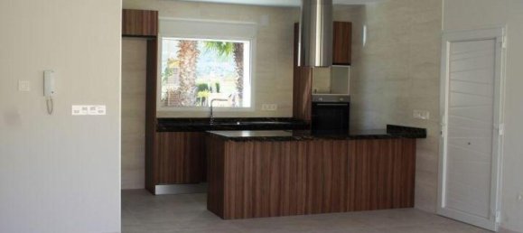 Villa de 3 dormitorios en La Romana, Spain No. 37983 4