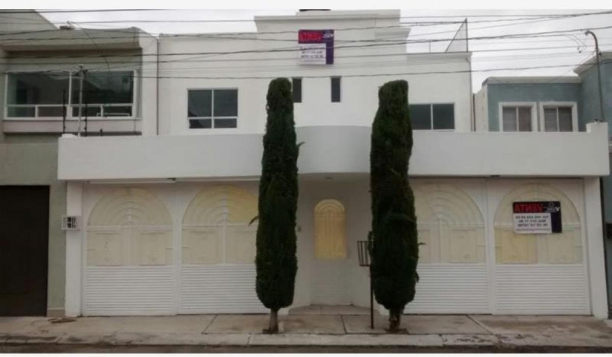 4 bedrooms House in Queretaro, Mexico No. 179096