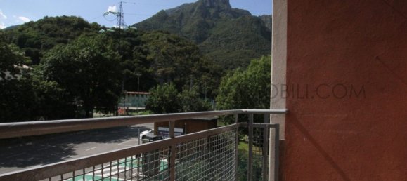 Квартира с 2 спальнями в Чивате, Италия № 274412 18