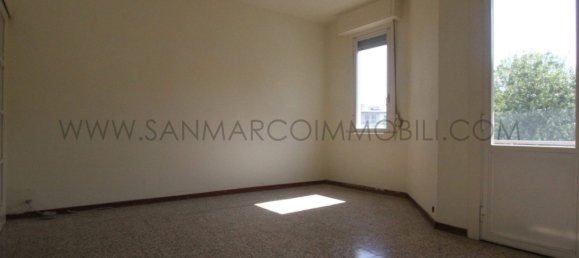 Квартира с 2 спальнями в Чивате, Италия № 274412 13