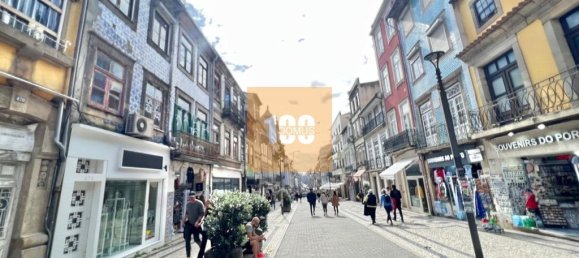 9 bedrooms Building in Porto, Portugal No. 134055 2