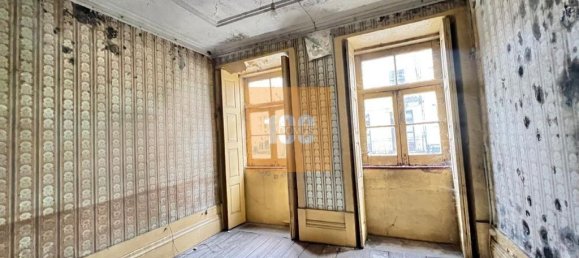 9 bedrooms Building in Porto, Portugal No. 134055 5