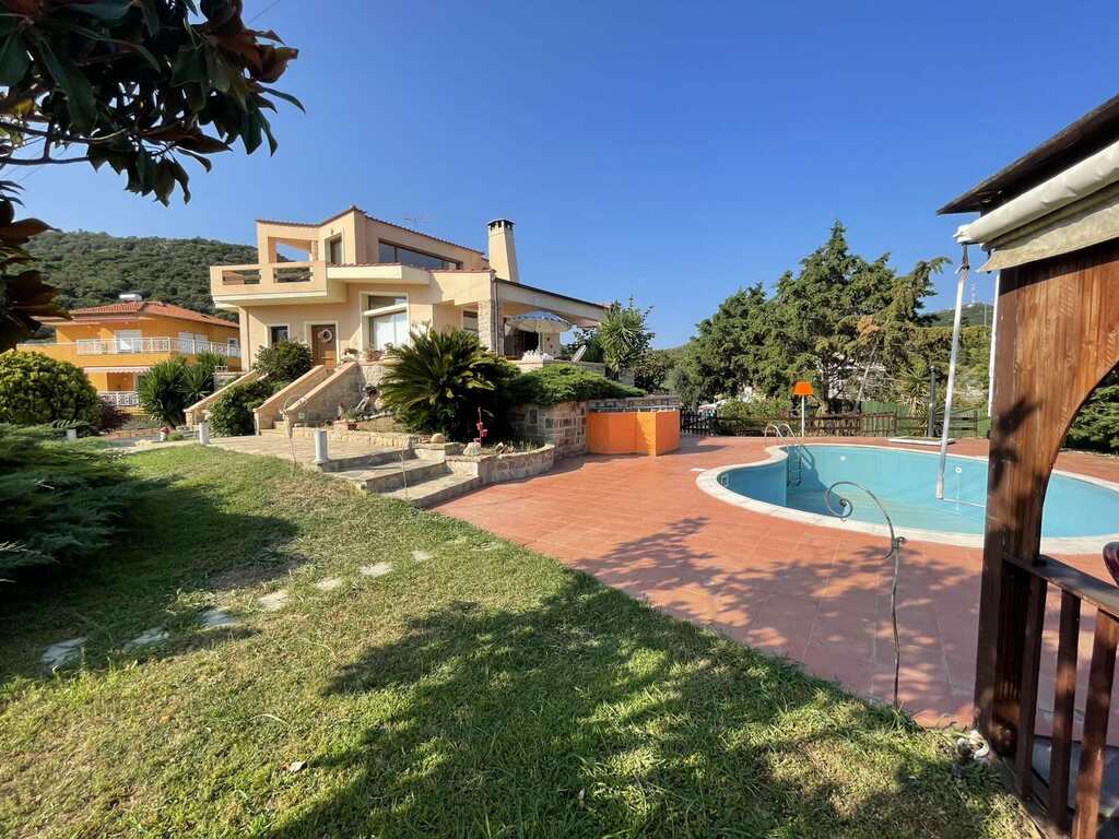 6 rooms Villa in Kavala, Greece No. 52136