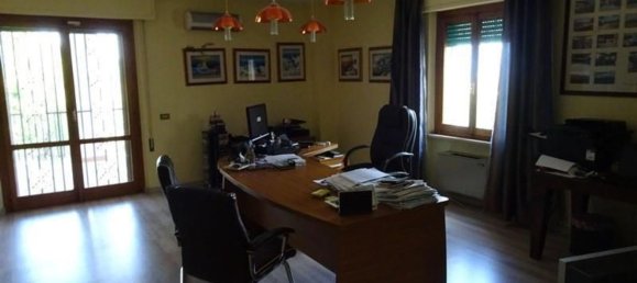 18-salle Maison à Perugia, Italy No. 44208 13