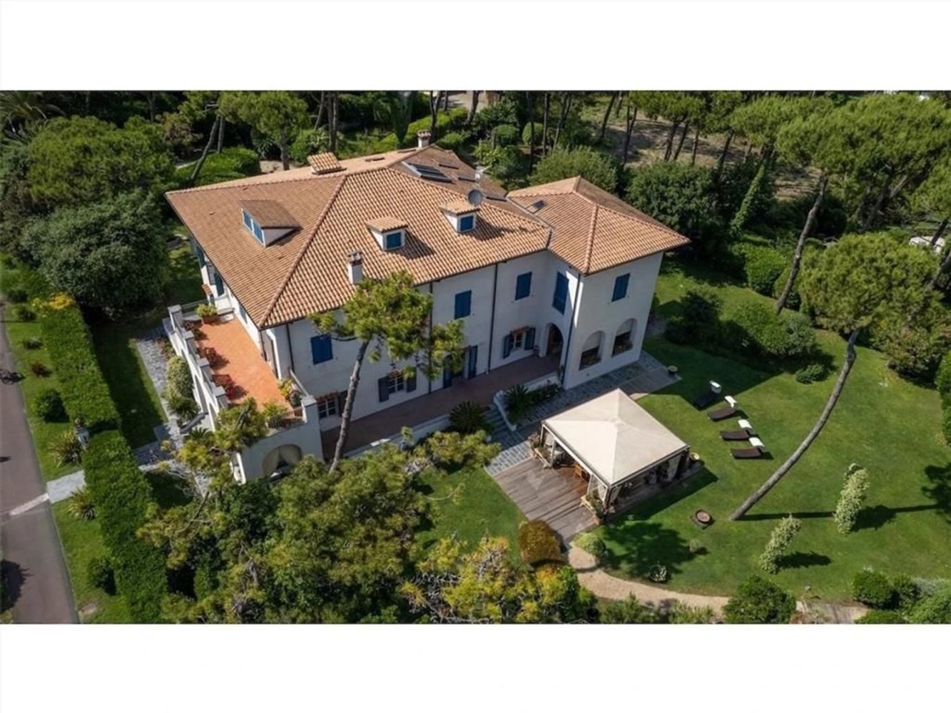 2 bedrooms Villa in Forte dei Marmi, Italy No. 371019