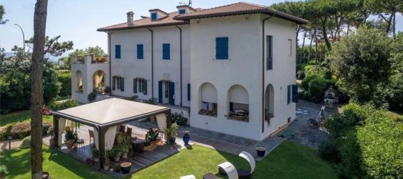 2 bedrooms Villa in Forte dei Marmi, Italy No. 371019 2