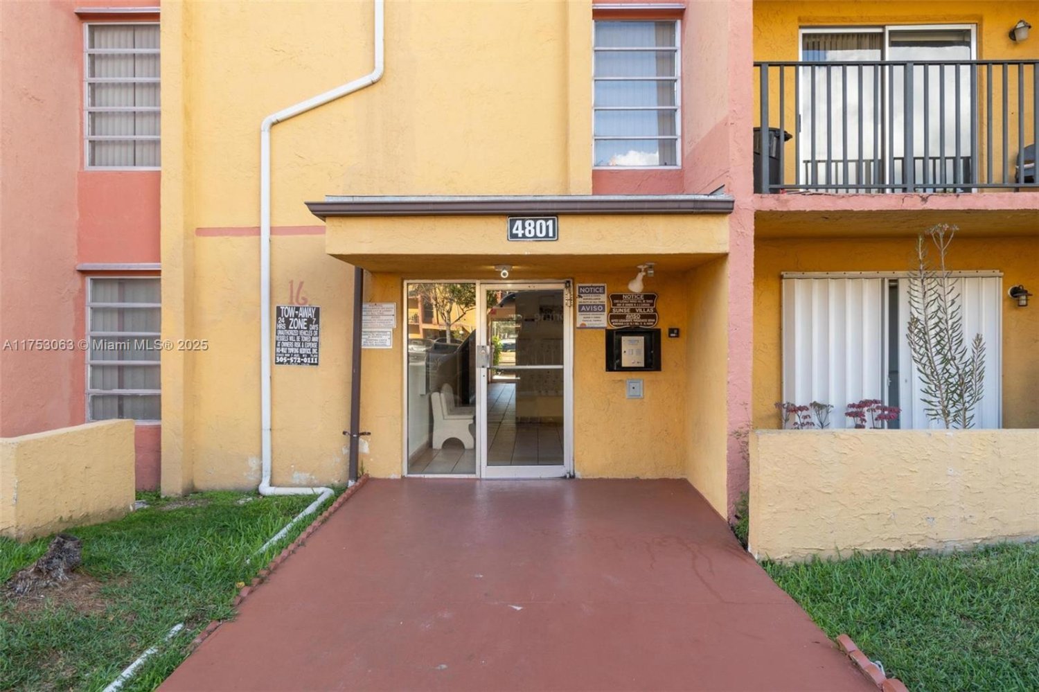 2 bedrooms Commercial property for sale in Miami, Miami-Dade, Florida, USA № 615414