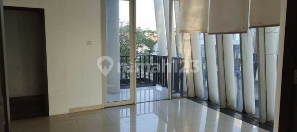 637m² Office in Tangerang, Indonesia No. 2568 11