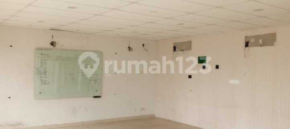 637m² Office in Tangerang, Indonesia No. 2568 10