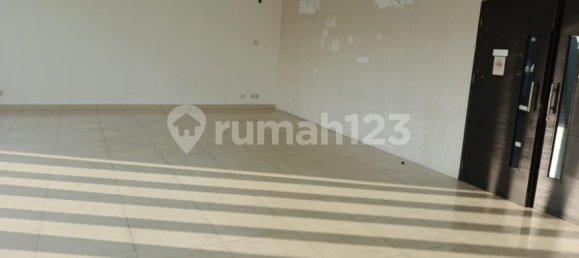 637m² Office in Tangerang, Indonesia No. 2568 9