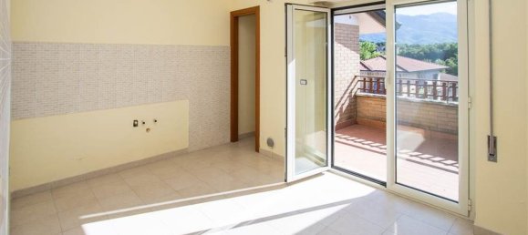 3 Schlafzimmer Wohnung in Atina, Italy, Nr. 343401 4