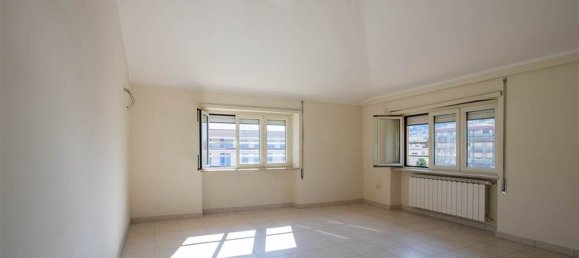 3 Schlafzimmer Wohnung in Atina, Italy, Nr. 343401 9