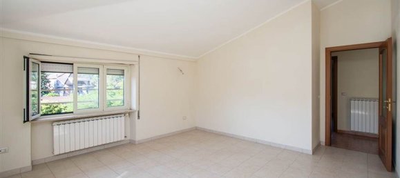 3 Schlafzimmer Wohnung in Atina, Italy, Nr. 343401 10