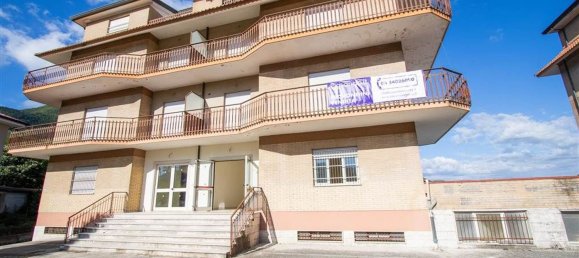 3 Schlafzimmer Wohnung in Atina, Italy, Nr. 343401 2