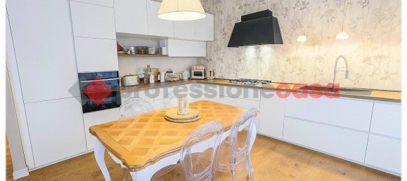 3 bedrooms Apartment in Livorno, Italy No. 354634 6