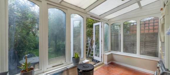 4 bedrooms House in Colindale, United Kingdom No. 7830 7