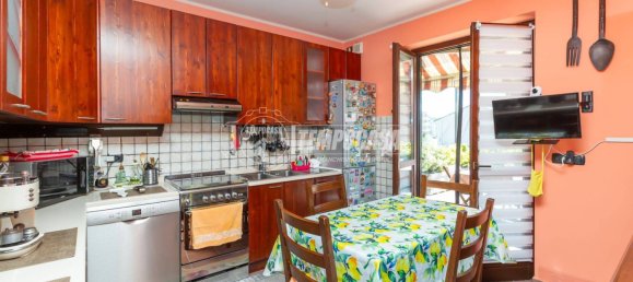 2 bedrooms Apartment in Santena, Italy No. 294583 8