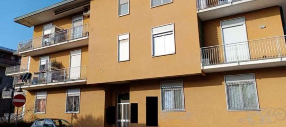 Apartamento de 5 habitaciónes en Cairate, Italy No. 299485 2