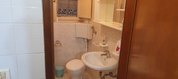 Apartamento de 4 habitaciónes en Urbino, Italy No. 292002 2
