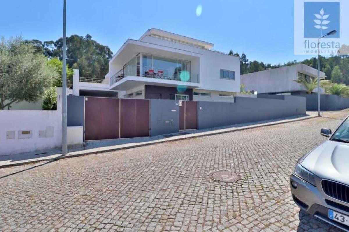 4 غرف نوم منزل في Braga, Portugal رقم 2511