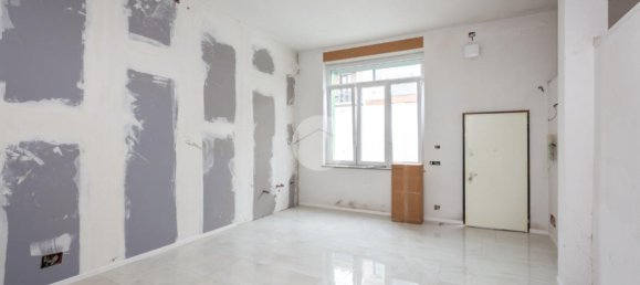 3 rooms Apartment in Collegno, Italy No. 8646 6
