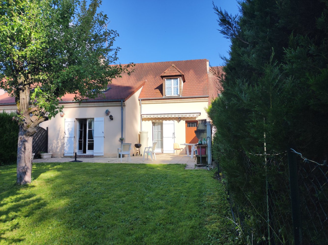 4 Schlafzimmer Haus in Gallardon, France, Nr. 64783