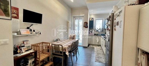2 bedrooms Apartment in Turin, Italy No. 347111 7