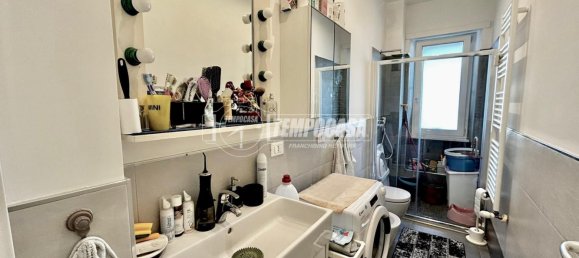 2 bedrooms Apartment in Turin, Italy No. 347111 2