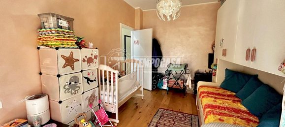 2 bedrooms Apartment in Turin, Italy No. 347111 4