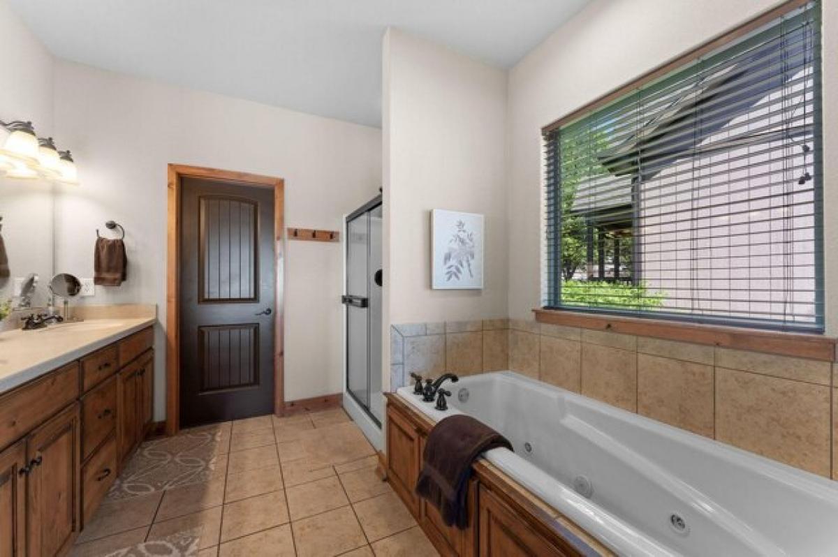 5 bedrooms House in Hollister, USA No. 399437