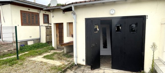 2 bedrooms House in Orly, France No. 169015 9