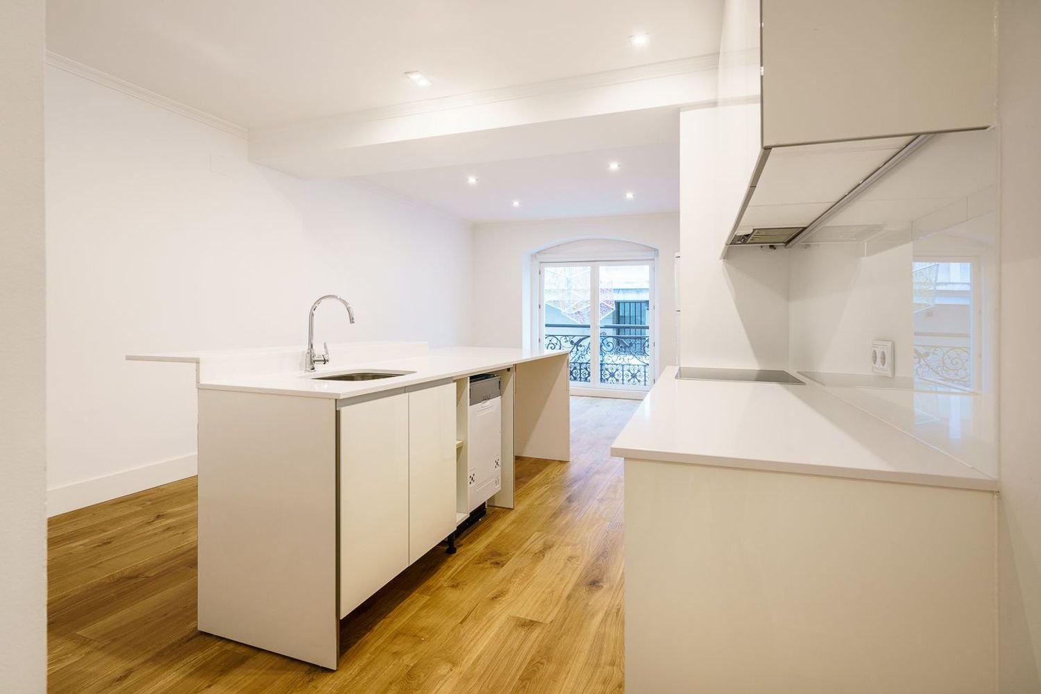 Квартира с 2 спальнями в Мадрид, Испания № 85129