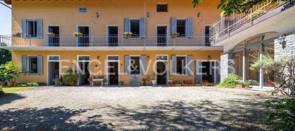 4 bedrooms Villa in Brebbia, Italy No. 109166 13