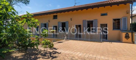 4 bedrooms Villa in Brebbia, Italy No. 109166 7