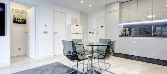 3 bedrooms Townhouse in Marbella, Spain No. 150239 9