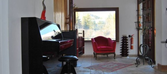 8 bedrooms Villa in Pescasseroli, Italy No. 61027 4