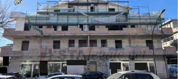 4 Schlafzimmer Wohnung in Siderno, Italy, Nr. 187389 19