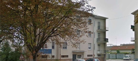 5 rooms Apartment in Suzzara, Italy No. 273076 2