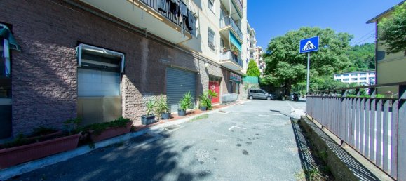 3 Schlafzimmer Gewerbliche Immobilie in Genoa, Italy, Nr. 331926 25