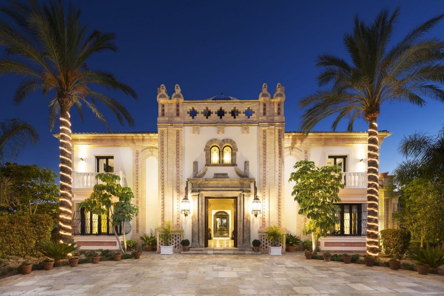 6 bedrooms Castles in Marbella, Spain No. 99895