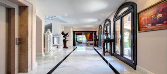 6 bedrooms Castles in Marbella, Spain No. 99895 22